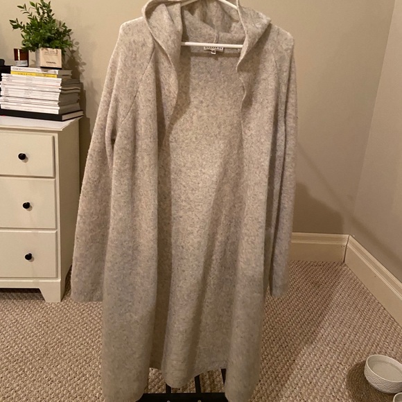 ARITZIA cardigan - Picture 2 of 3